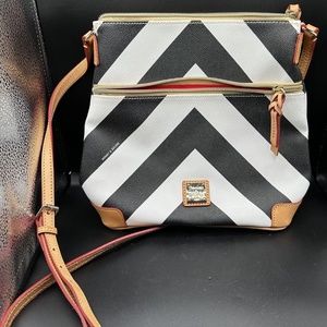 Dooney & Bourke Black and White Chevron - Crossbody Adj. Shoulder Bag / Purse